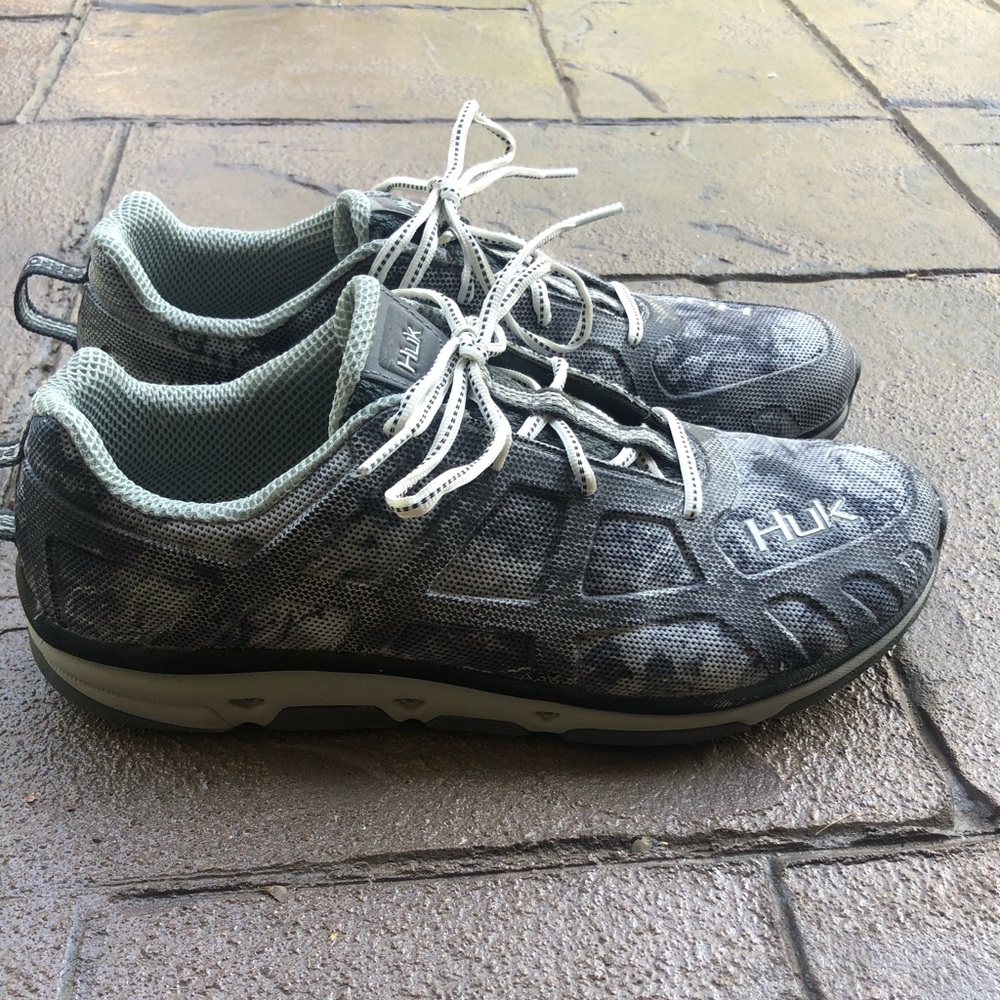 Men’s Huk shoes